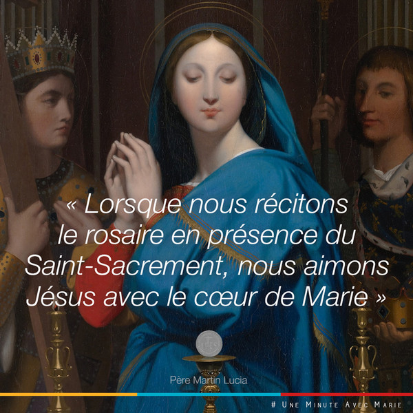 Prier le rosaire devant le Saint Sacrement